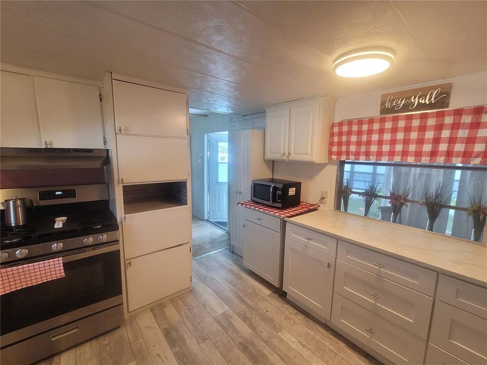 For Sale: $85,900 (3 beds, 1 baths, 672 Square Feet)