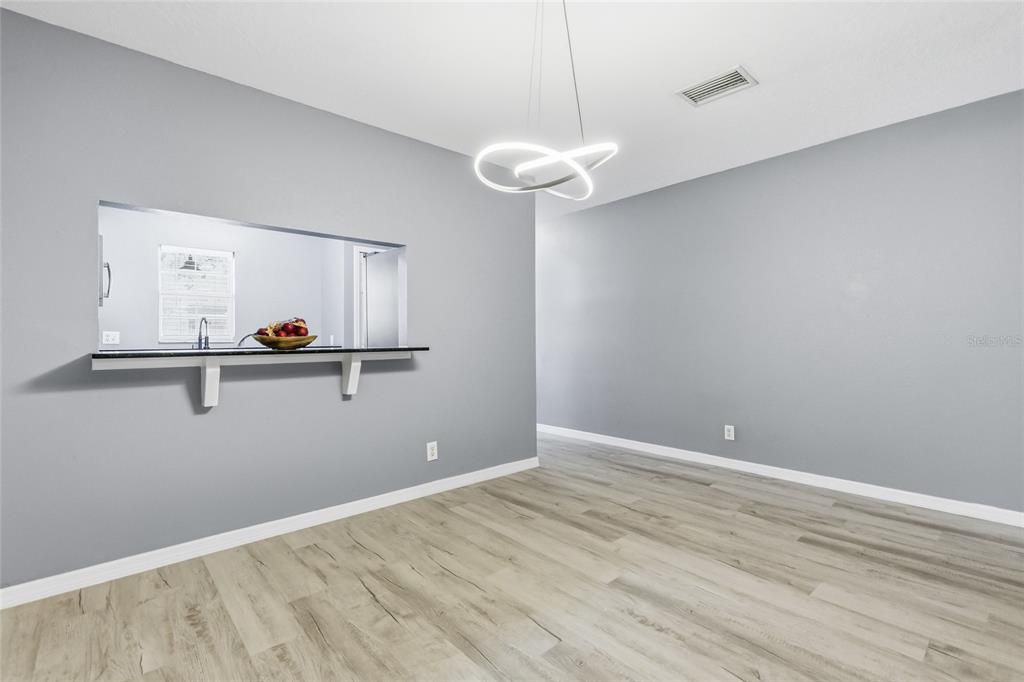 В аренду: $2,300 (2 спален, 2 ванн, 1560 Квадратных фут)