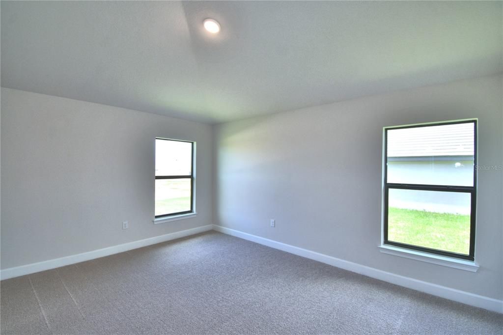 For Sale: $407,409 (4 beds, 2 baths, 1820 Square Feet)