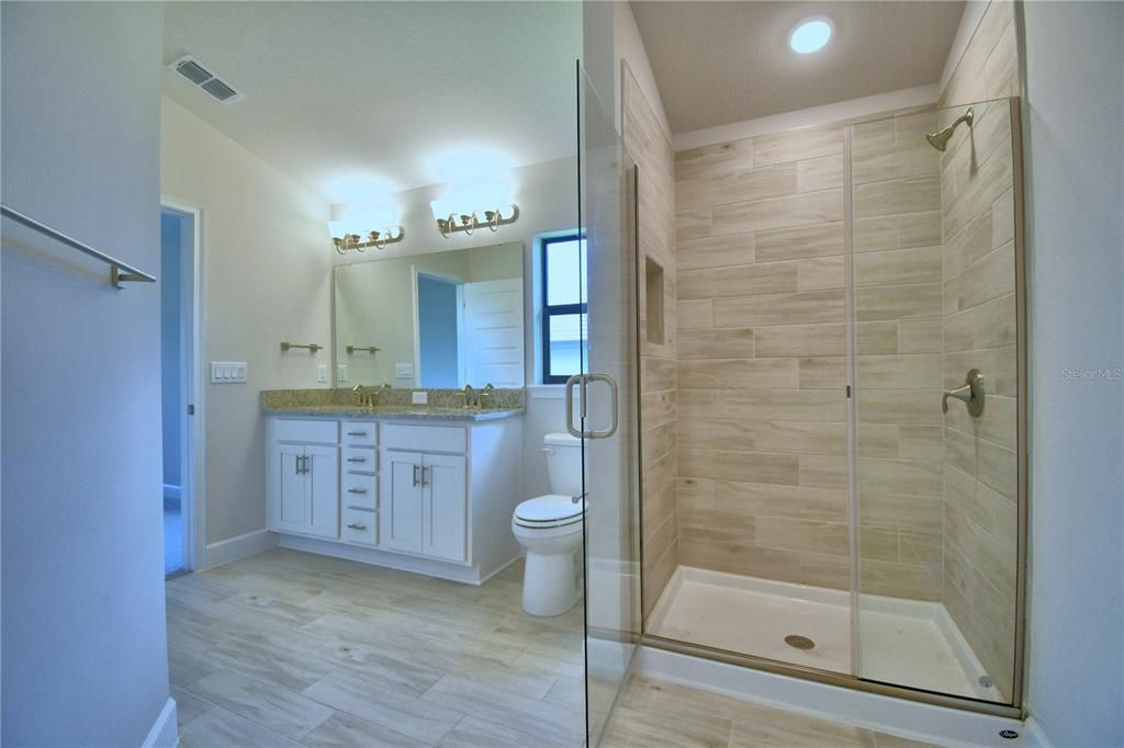 For Sale: $407,409 (4 beds, 2 baths, 1820 Square Feet)