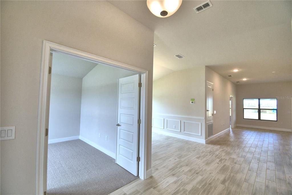 For Sale: $407,409 (4 beds, 2 baths, 1820 Square Feet)