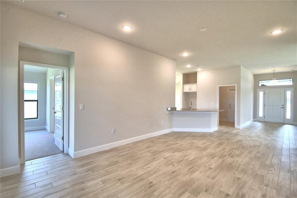 For Sale: $407,409 (4 beds, 2 baths, 1820 Square Feet)