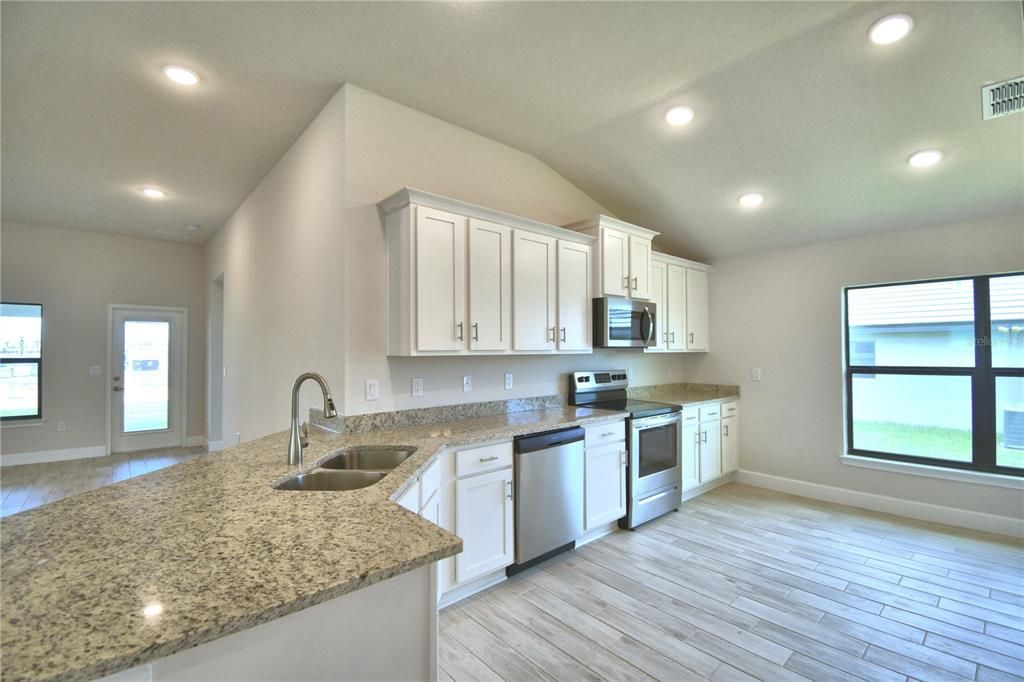 For Sale: $407,409 (4 beds, 2 baths, 1820 Square Feet)