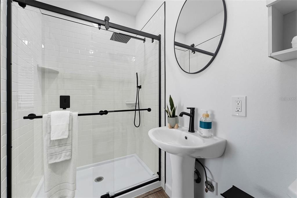 For Rent: $2,000 (2 beds, 2 baths, 780 Square Feet)