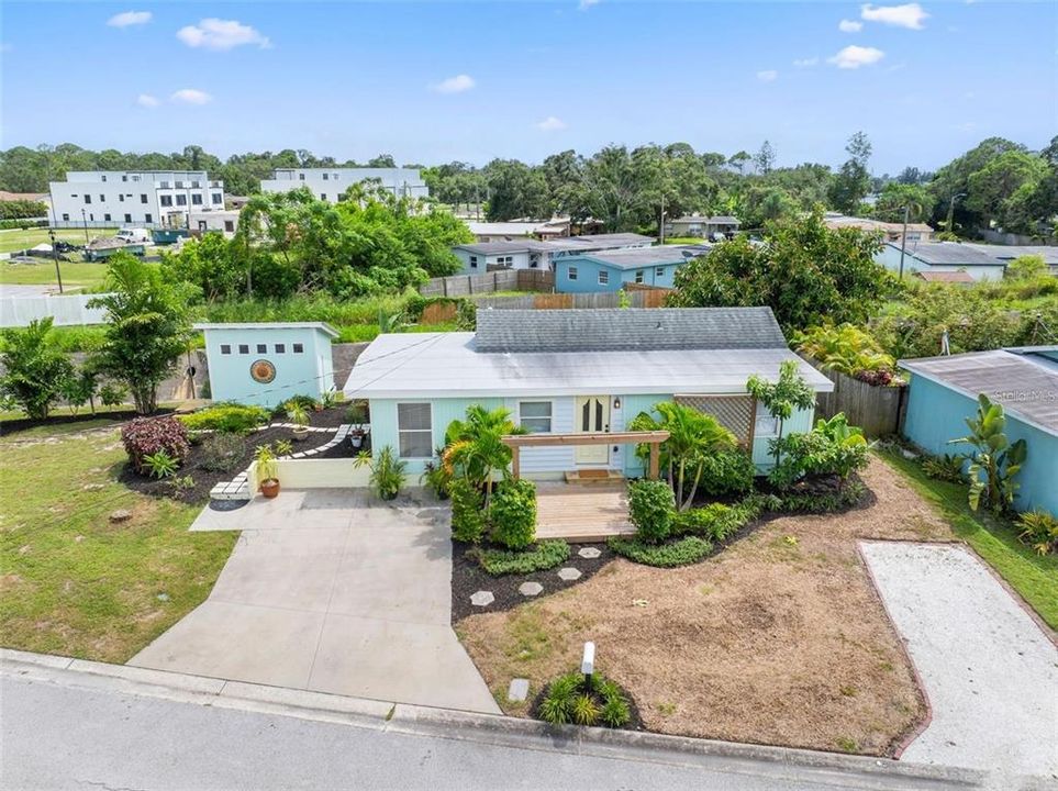 For Rent: $2,000 (2 beds, 2 baths, 780 Square Feet)