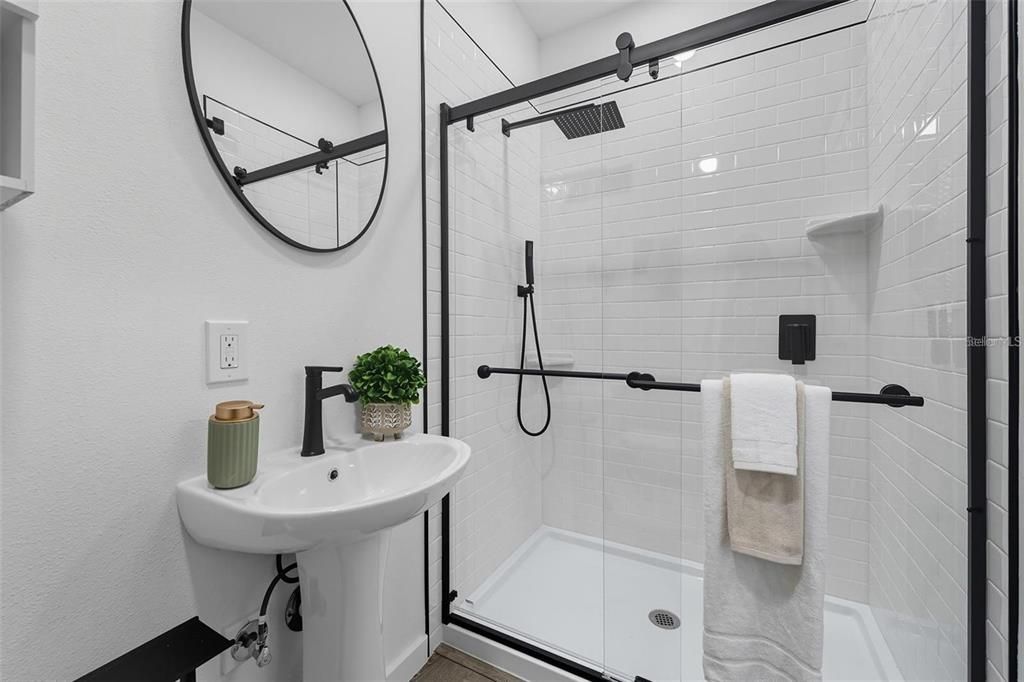 For Rent: $2,000 (2 beds, 2 baths, 780 Square Feet)