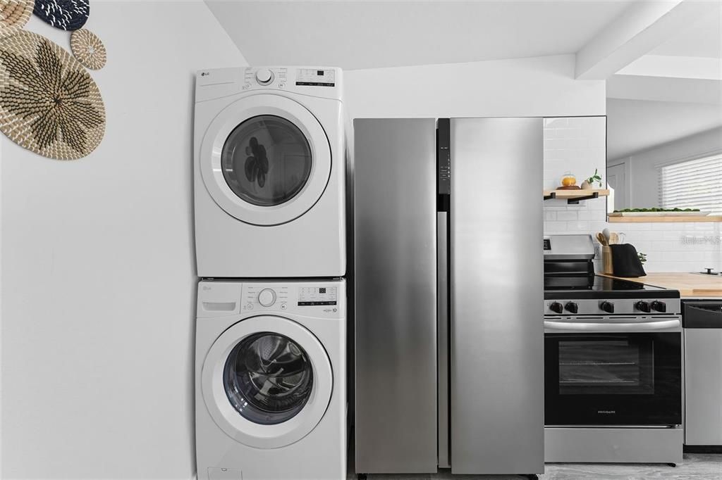 For Rent: $2,000 (2 beds, 2 baths, 780 Square Feet)