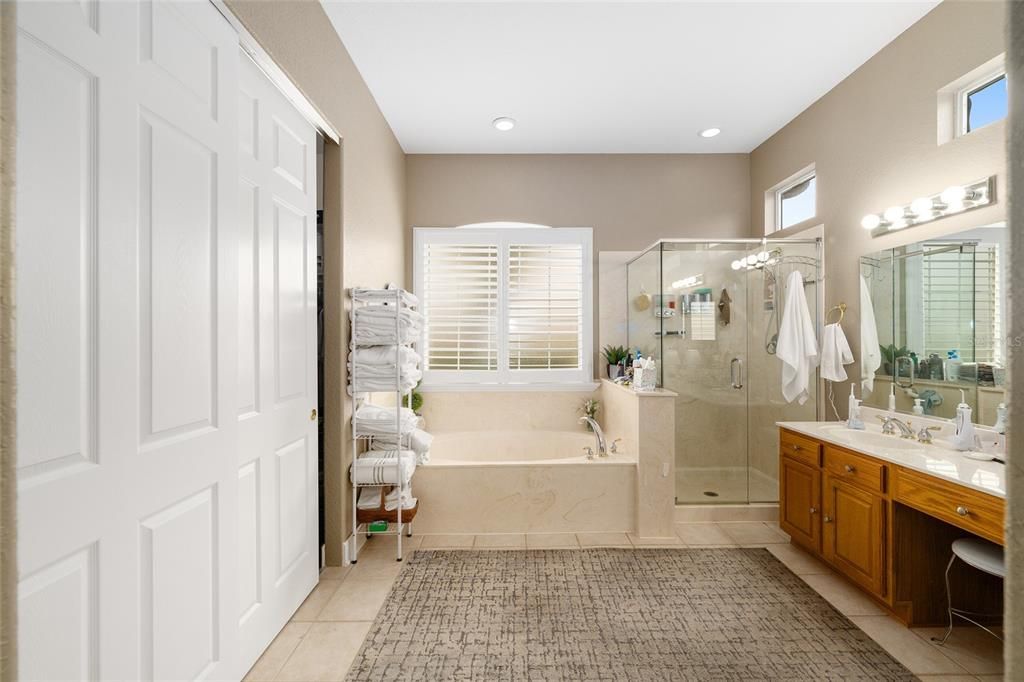 For Sale: $469,000 (3 beds, 2 baths, 2346 Square Feet)