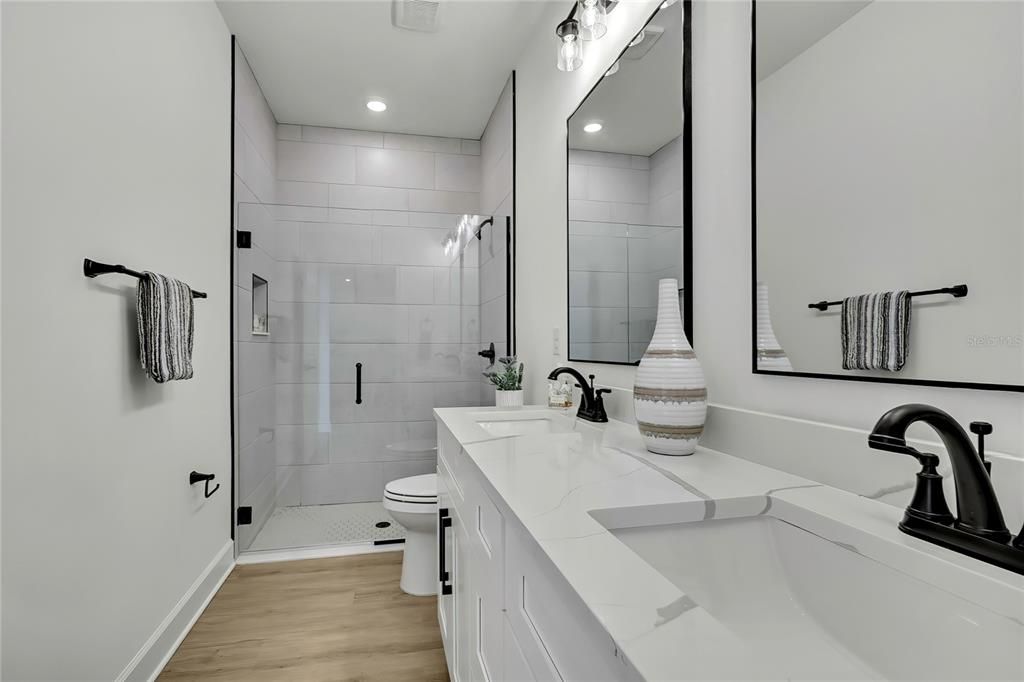 En Venta: $419,990 (4 camas, 3 baños, 2061 Pies cuadrados)