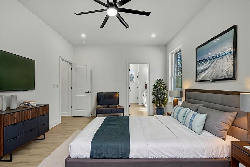 En Venta: $419,990 (4 camas, 3 baños, 2061 Pies cuadrados)