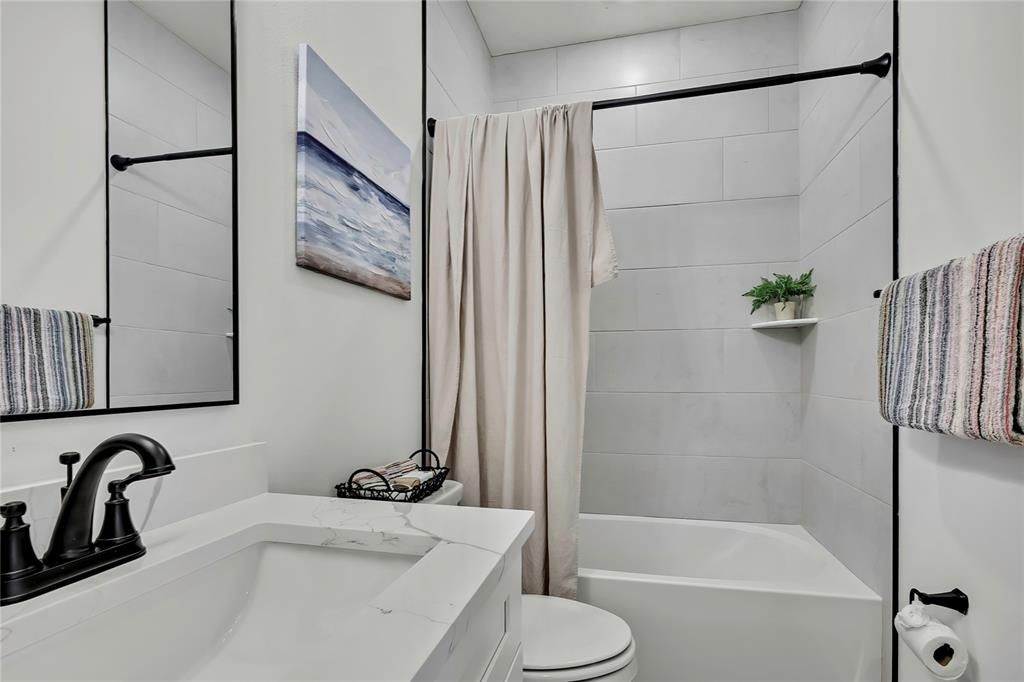 En Venta: $419,990 (4 camas, 3 baños, 2061 Pies cuadrados)