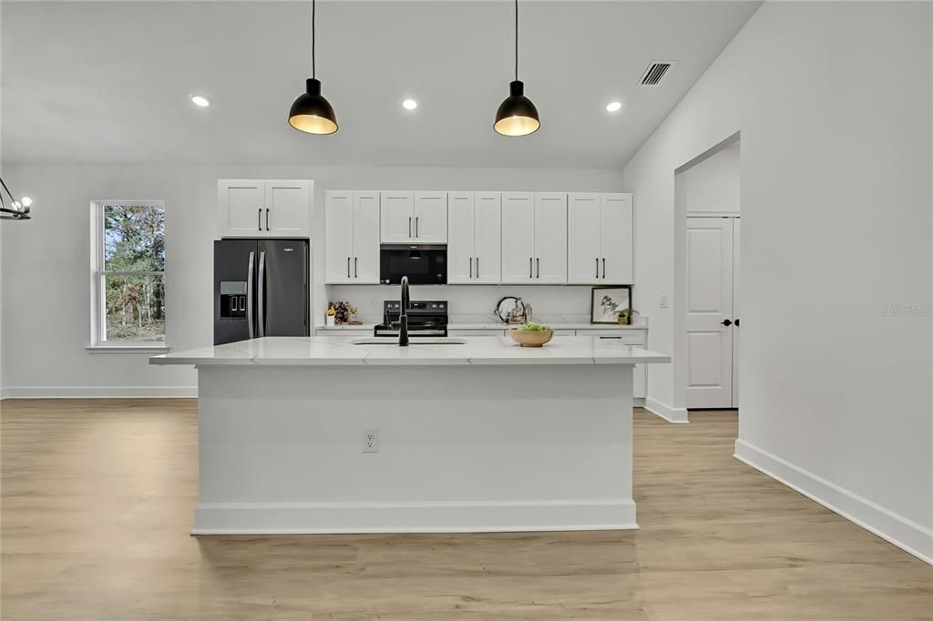 En Venta: $419,990 (4 camas, 3 baños, 2061 Pies cuadrados)