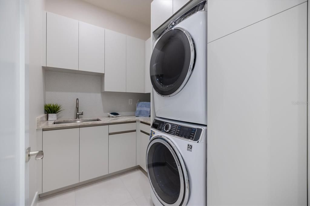 For Sale: $4,123,000 (4 beds, 3 baths, 3243 Square Feet)