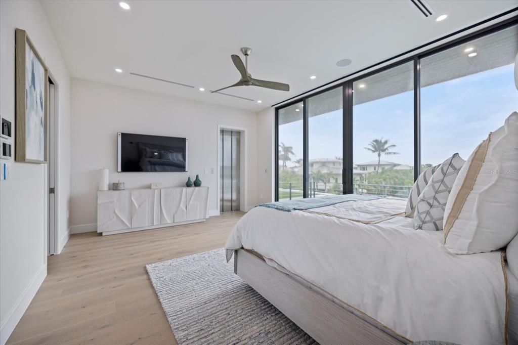 For Sale: $4,123,000 (4 beds, 3 baths, 3243 Square Feet)