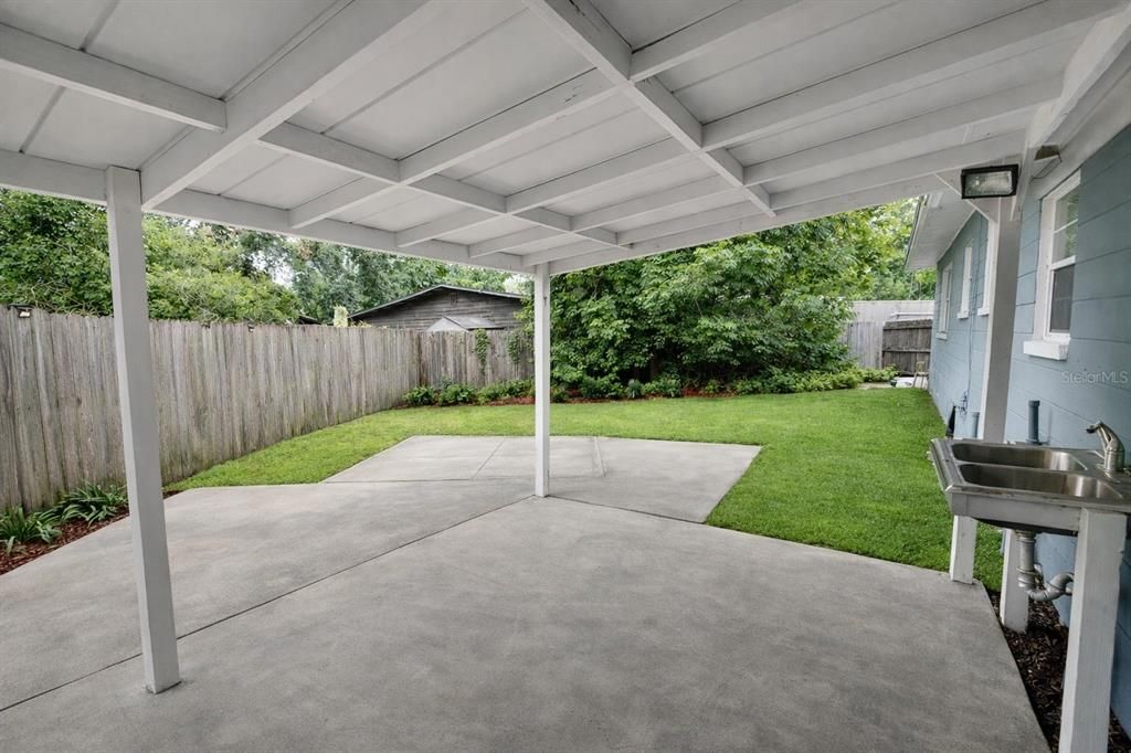 For Sale: $249,900 (3 beds, 2 baths, 1640 Square Feet)