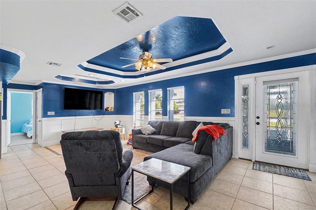 For Sale: $635,000 (4 beds, 2 baths, 1973 Square Feet)