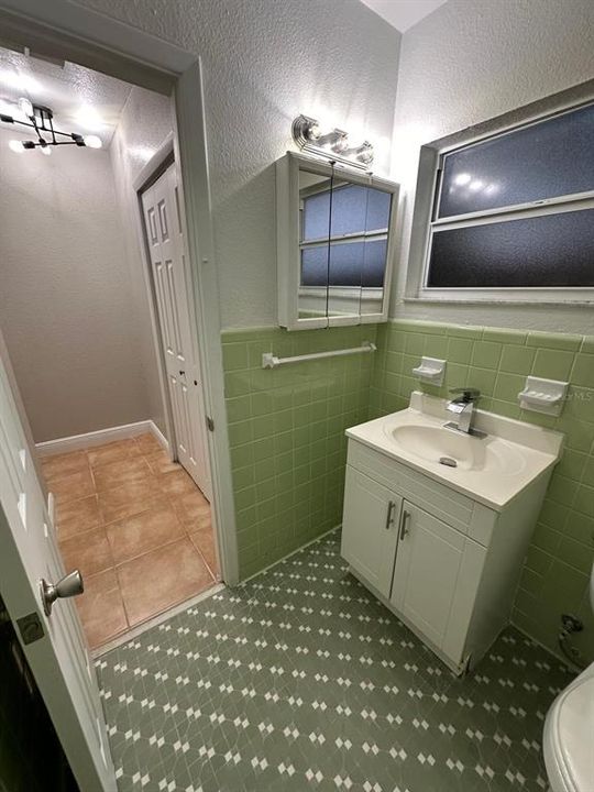 В аренду: $1,510 (0 спален, 1 ванн, 260 Квадратных фут)