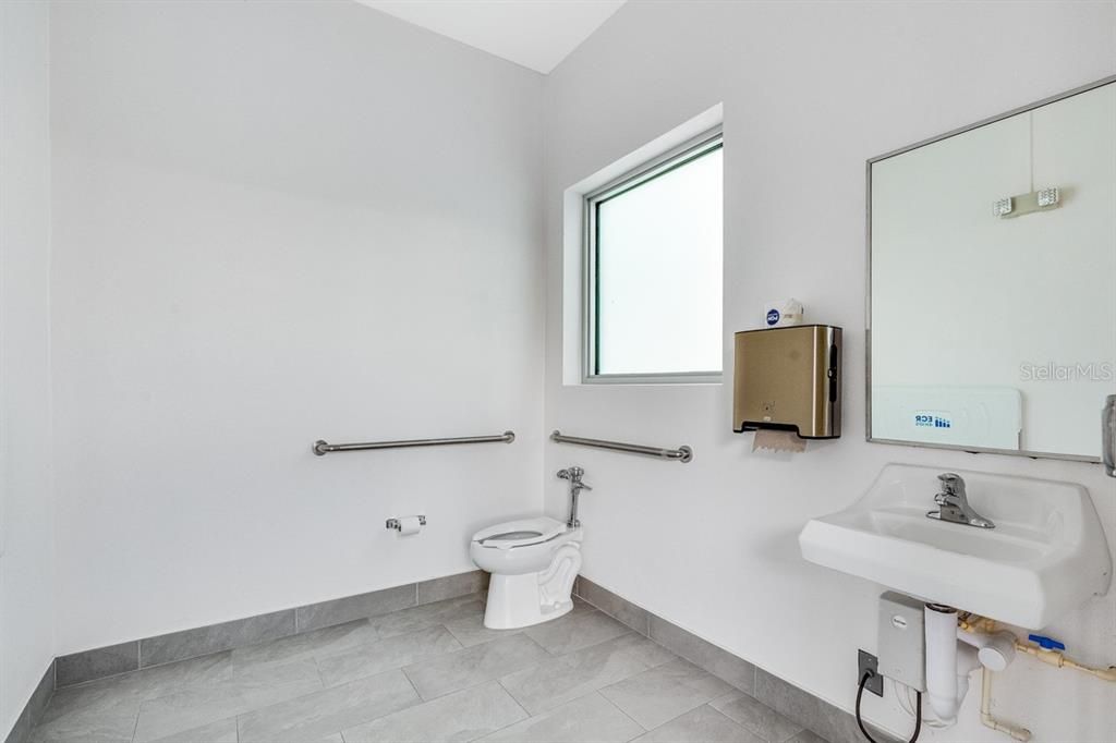 For Sale: $342,629 (3 beds, 2 baths, 1373 Square Feet)