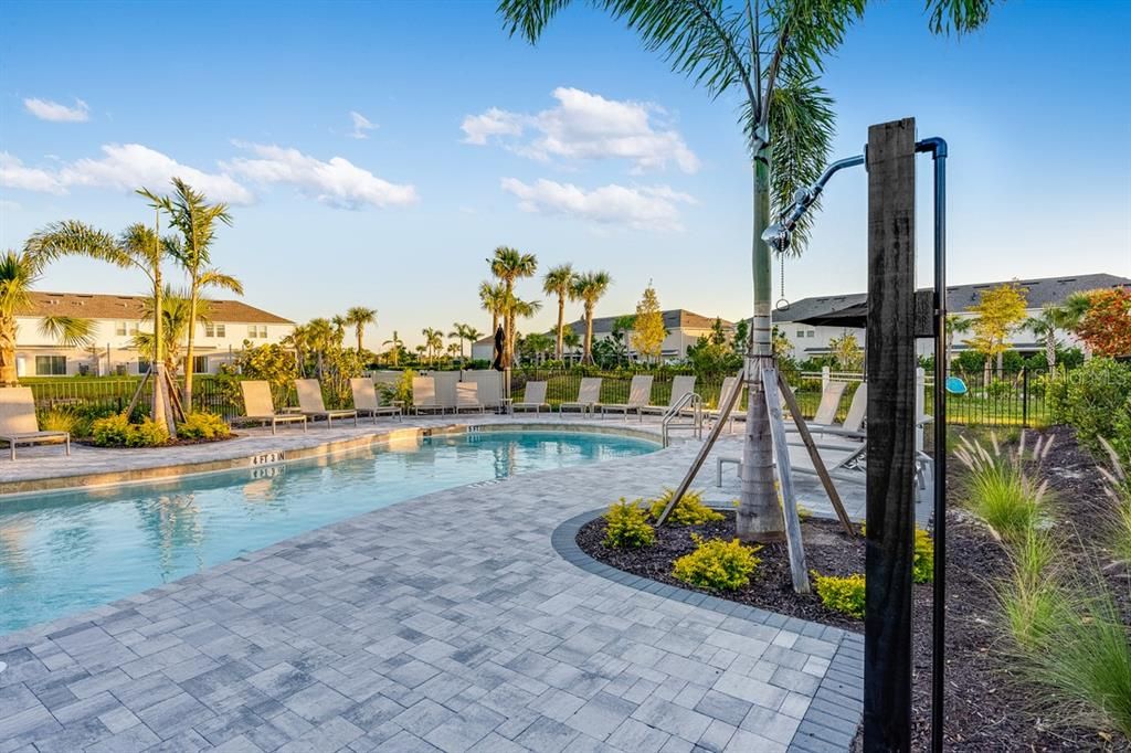 For Sale: $342,629 (3 beds, 2 baths, 1373 Square Feet)