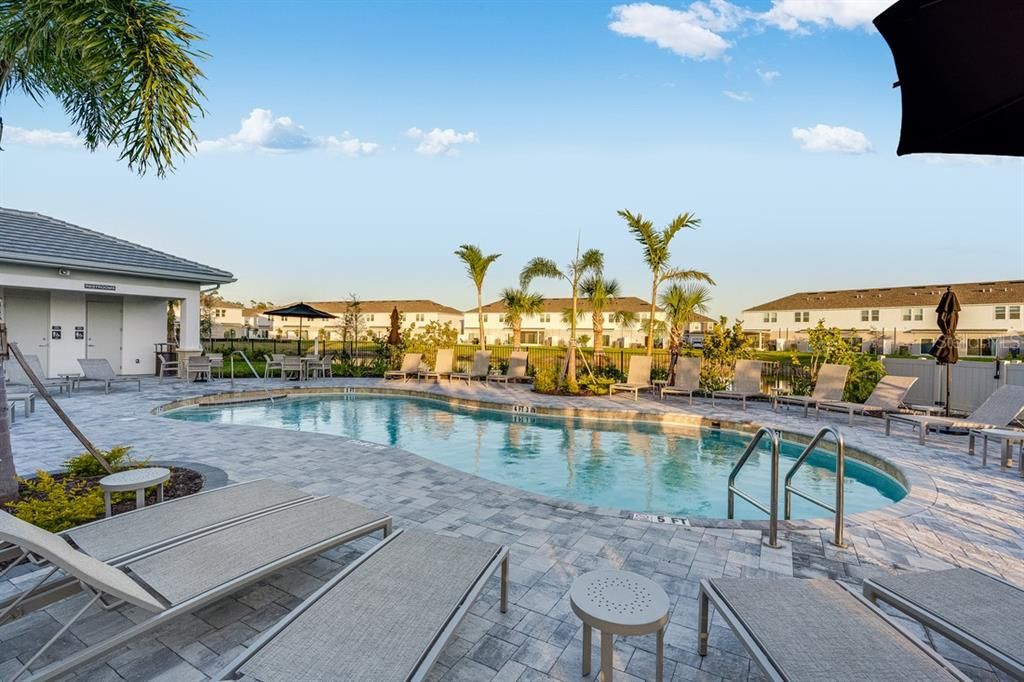 For Sale: $342,629 (3 beds, 2 baths, 1373 Square Feet)