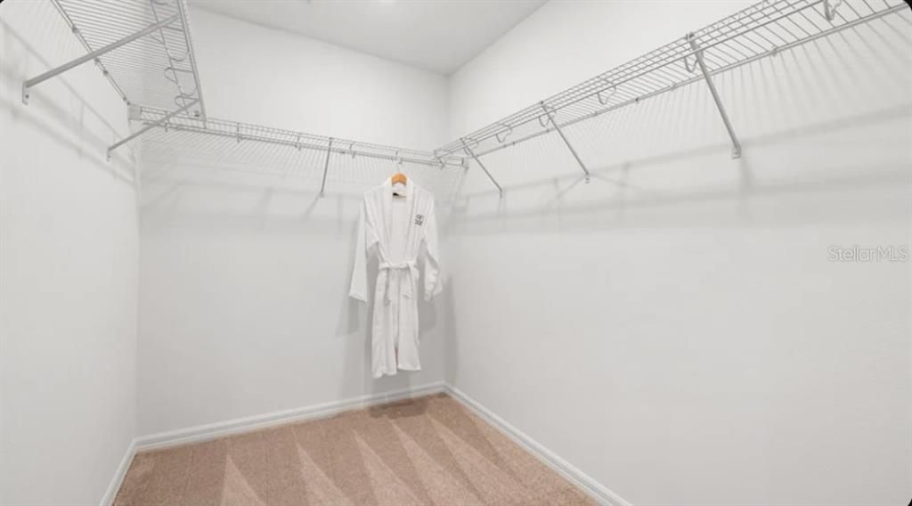 For Sale: $342,629 (3 beds, 2 baths, 1373 Square Feet)