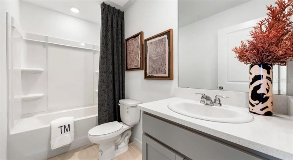 For Sale: $342,629 (3 beds, 2 baths, 1373 Square Feet)