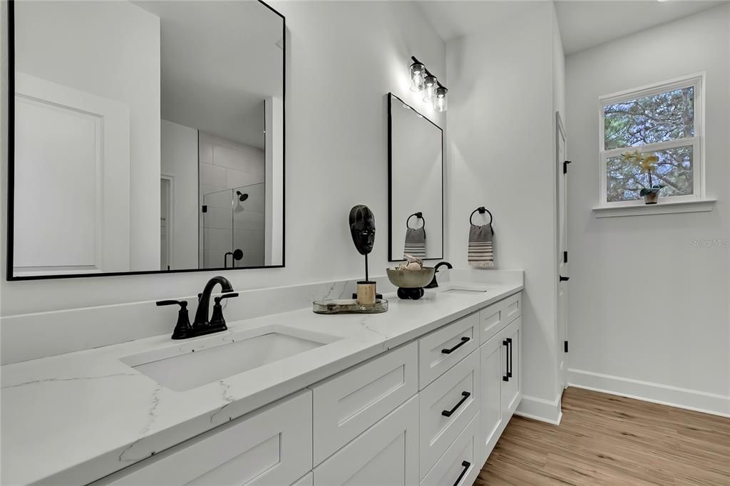 待售: $419,990 (4 贝兹, 3 浴室, 2061 平方英尺)