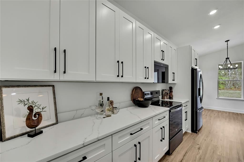 待售: $419,990 (4 贝兹, 3 浴室, 2061 平方英尺)