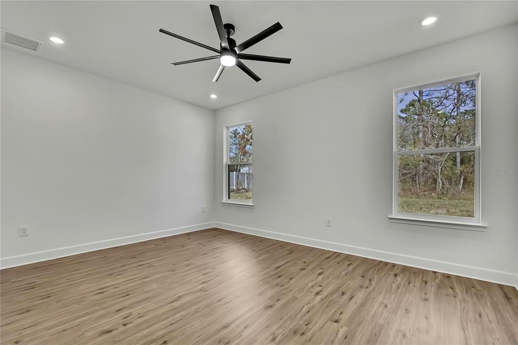 待售: $419,990 (4 贝兹, 3 浴室, 2061 平方英尺)