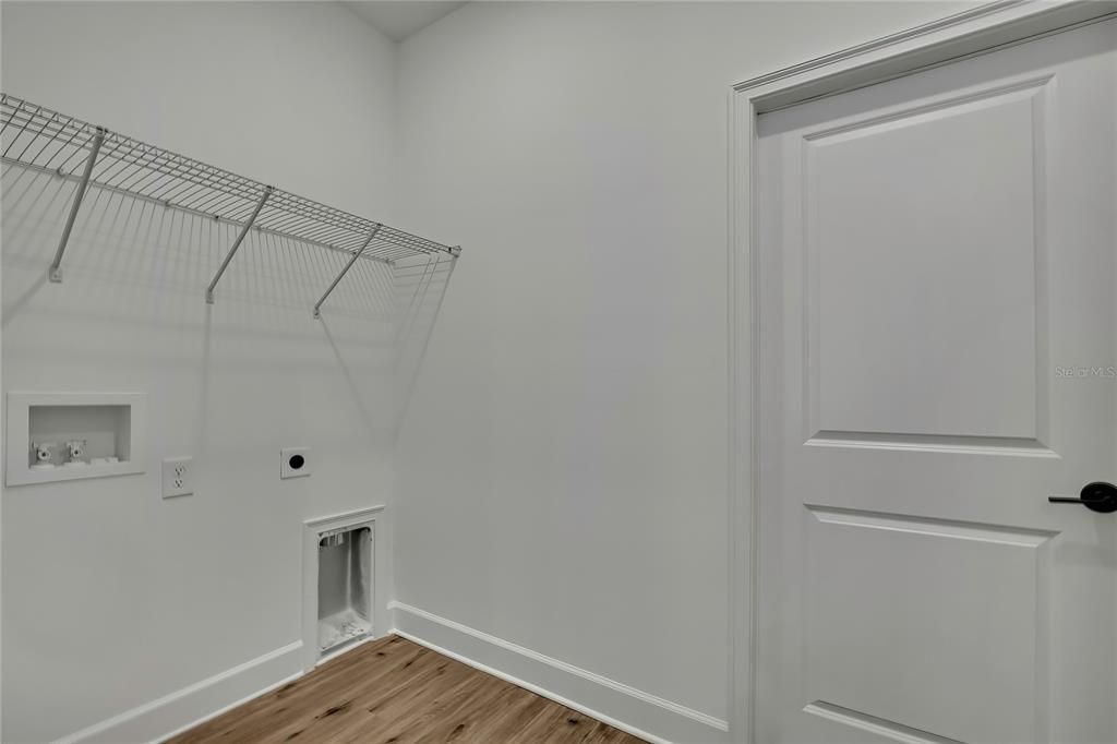 待售: $419,990 (4 贝兹, 3 浴室, 2061 平方英尺)