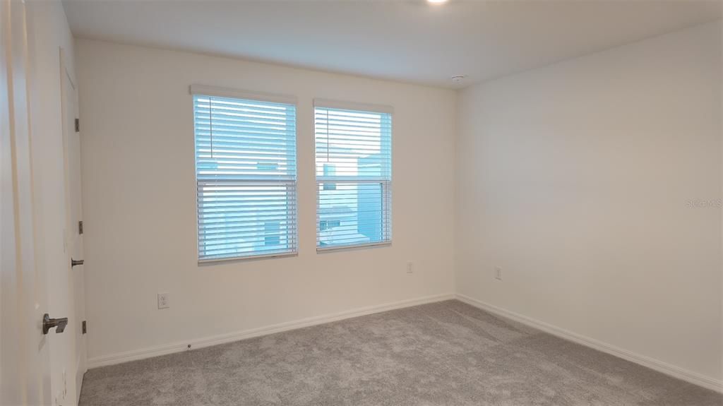 В аренду: $1,800 (2 спален, 2 ванн, 1255 Квадратных фут)