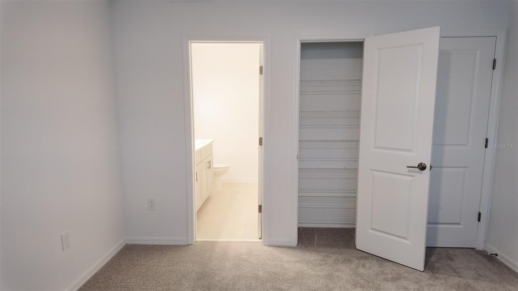 В аренду: $1,800 (2 спален, 2 ванн, 1255 Квадратных фут)