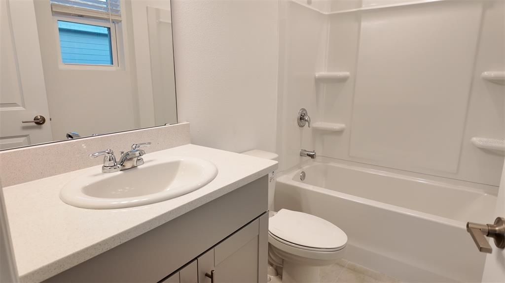 В аренду: $1,800 (2 спален, 2 ванн, 1255 Квадратных фут)