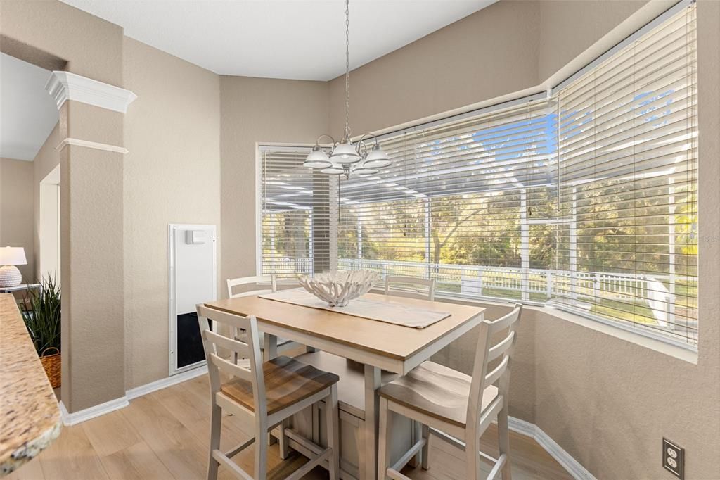 Activo con contrato: $889,950 (3 camas, 2 baños, 2325 Pies cuadrados)