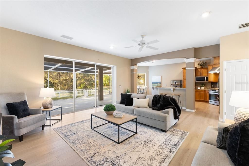 Activo con contrato: $889,950 (3 camas, 2 baños, 2325 Pies cuadrados)