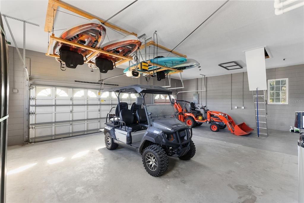 Activo con contrato: $889,950 (3 camas, 2 baños, 2325 Pies cuadrados)