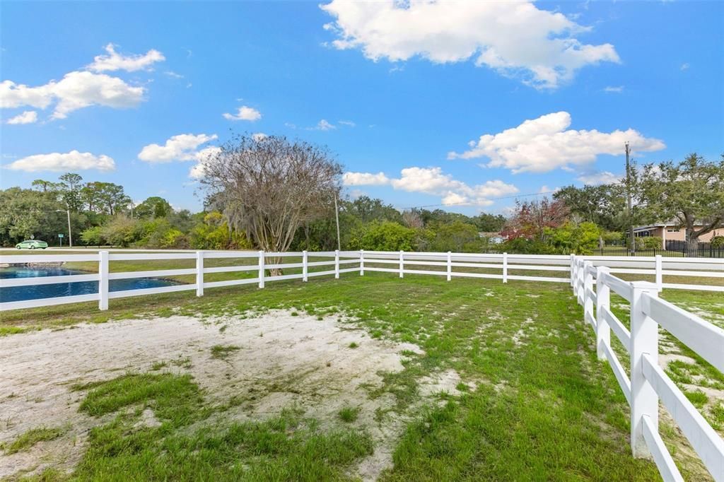 Activo con contrato: $889,950 (3 camas, 2 baños, 2325 Pies cuadrados)