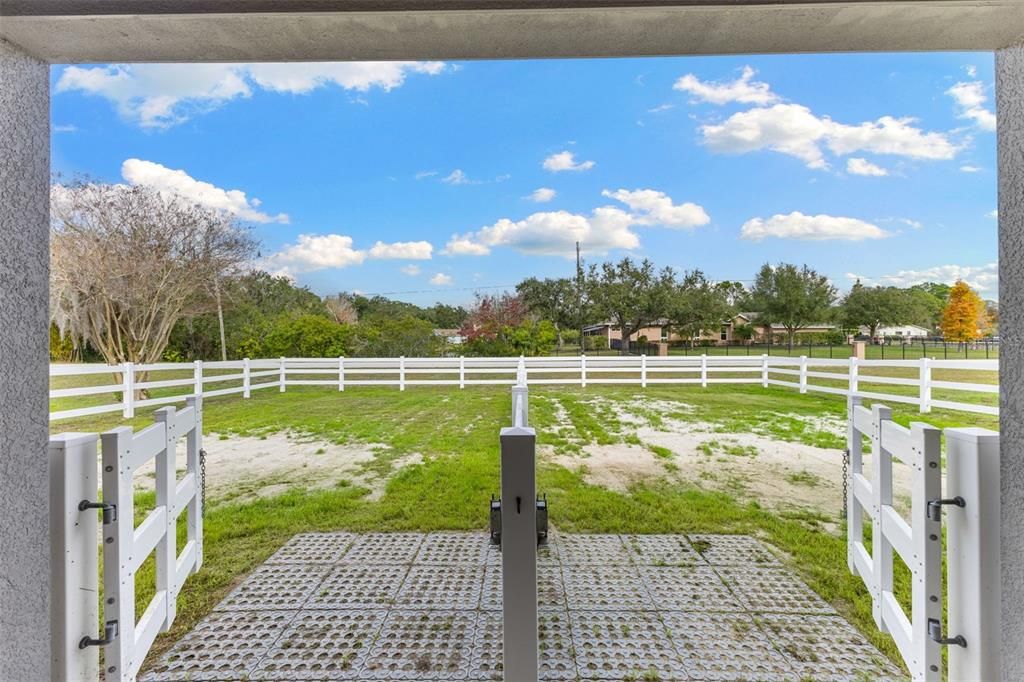 Activo con contrato: $889,950 (3 camas, 2 baños, 2325 Pies cuadrados)