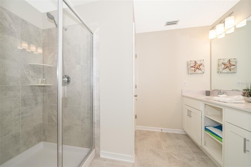 For Rent: $2,300 (2 beds, 2 baths, 1186 Square Feet)