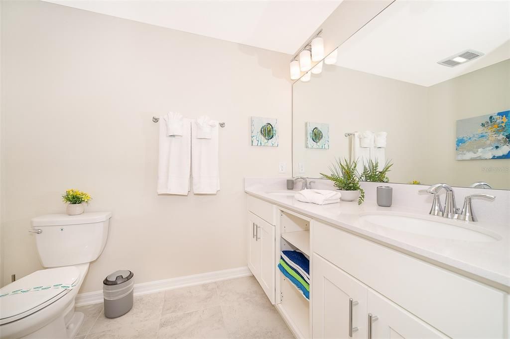 For Rent: $2,300 (2 beds, 2 baths, 1186 Square Feet)