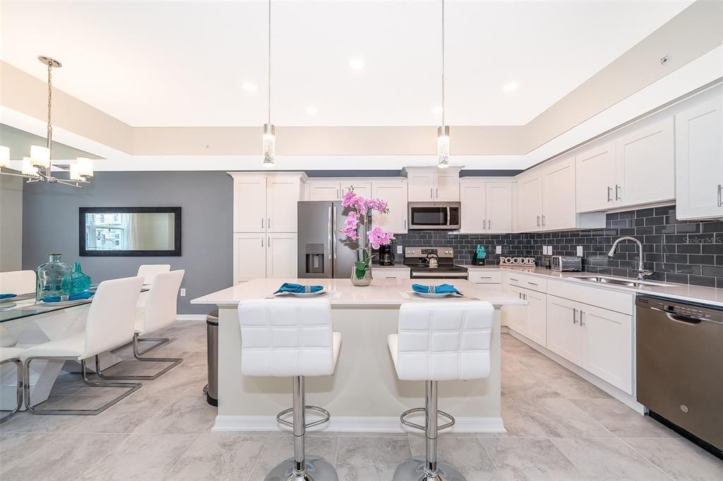 For Rent: $2,300 (2 beds, 2 baths, 1186 Square Feet)