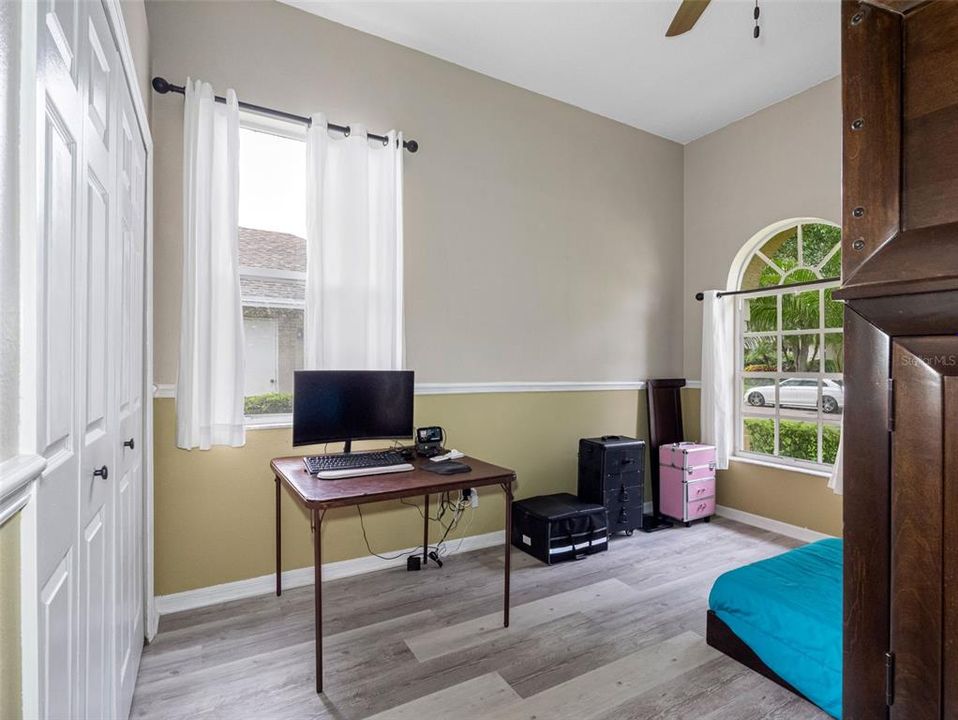 En Venta: $779,900 (4 camas, 3 baños, 2613 Pies cuadrados)