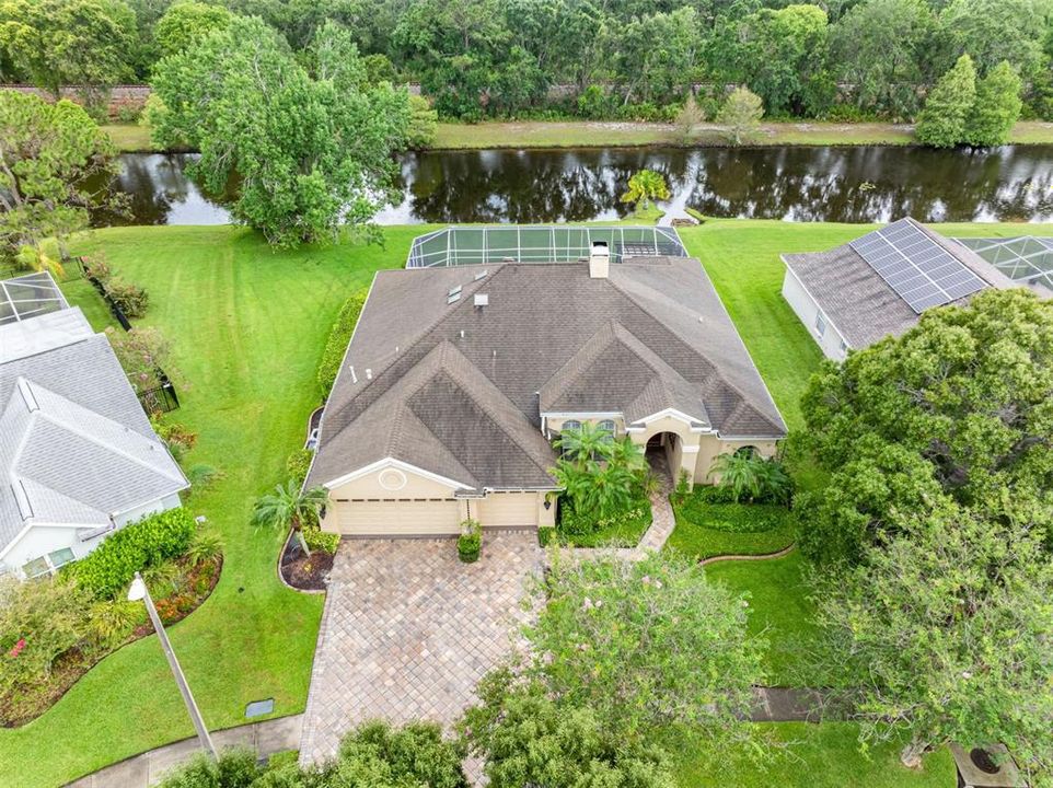 En Venta: $779,900 (4 camas, 3 baños, 2613 Pies cuadrados)