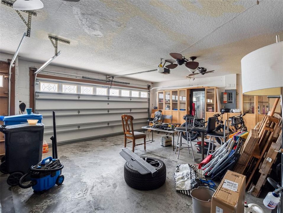 En Venta: $779,900 (4 camas, 3 baños, 2613 Pies cuadrados)