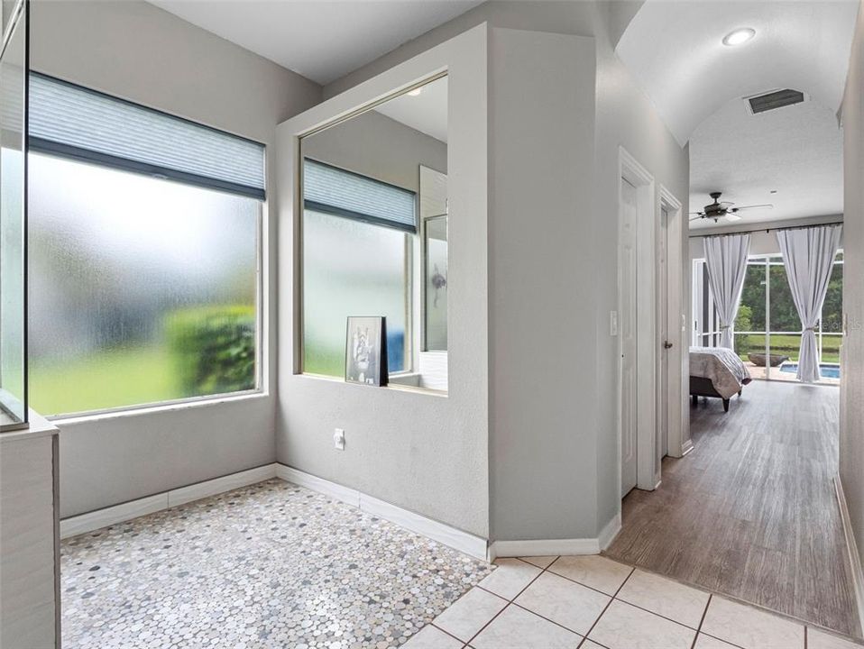 En Venta: $779,900 (4 camas, 3 baños, 2613 Pies cuadrados)