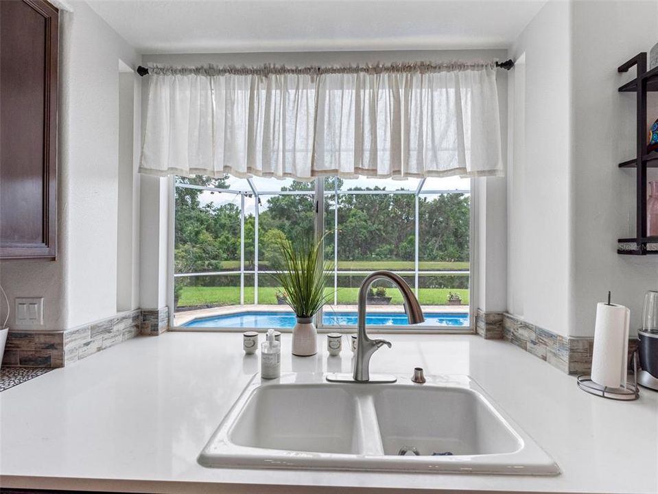 En Venta: $779,900 (4 camas, 3 baños, 2613 Pies cuadrados)