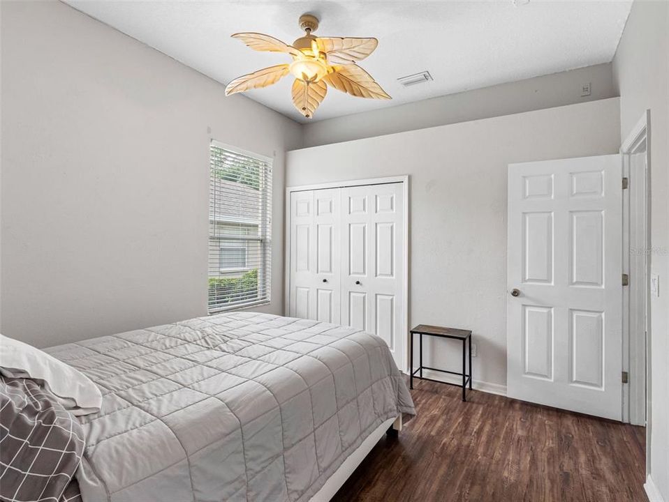 En Venta: $779,900 (4 camas, 3 baños, 2613 Pies cuadrados)