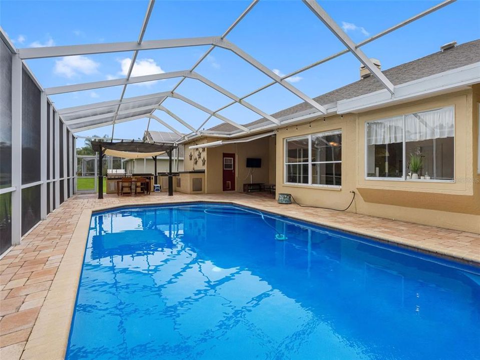 En Venta: $779,900 (4 camas, 3 baños, 2613 Pies cuadrados)