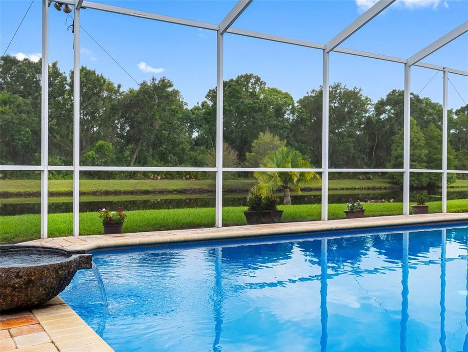 En Venta: $779,900 (4 camas, 3 baños, 2613 Pies cuadrados)