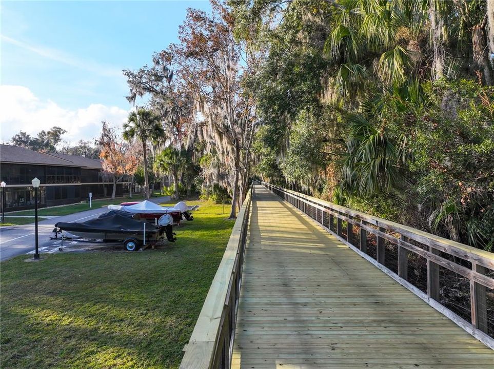 For Sale: $168,000 (2 beds, 2 baths, 897 Square Feet)